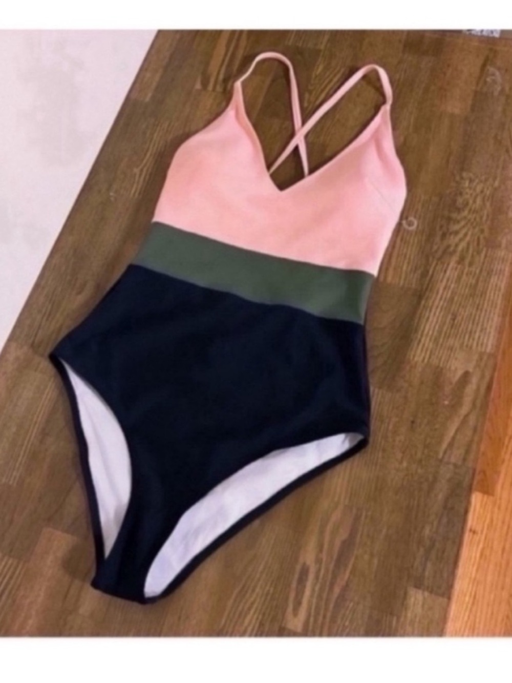 CUPSHE Colorblock V-Neck One Piece Swimsuit Bathing Suit NWT Size S